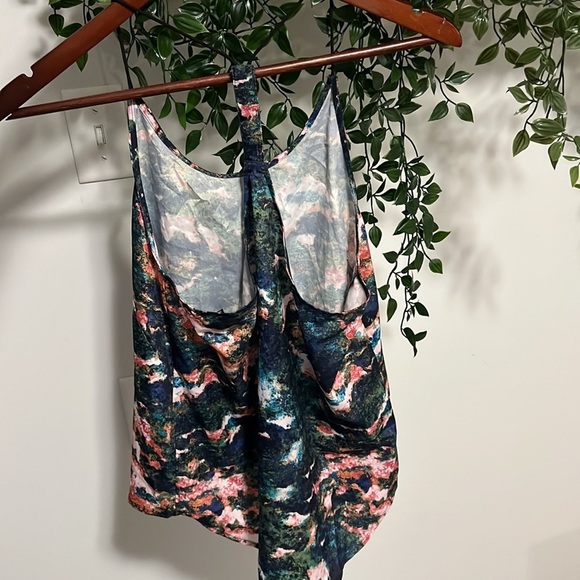 Colourful  Tank - Picture 2 of 2